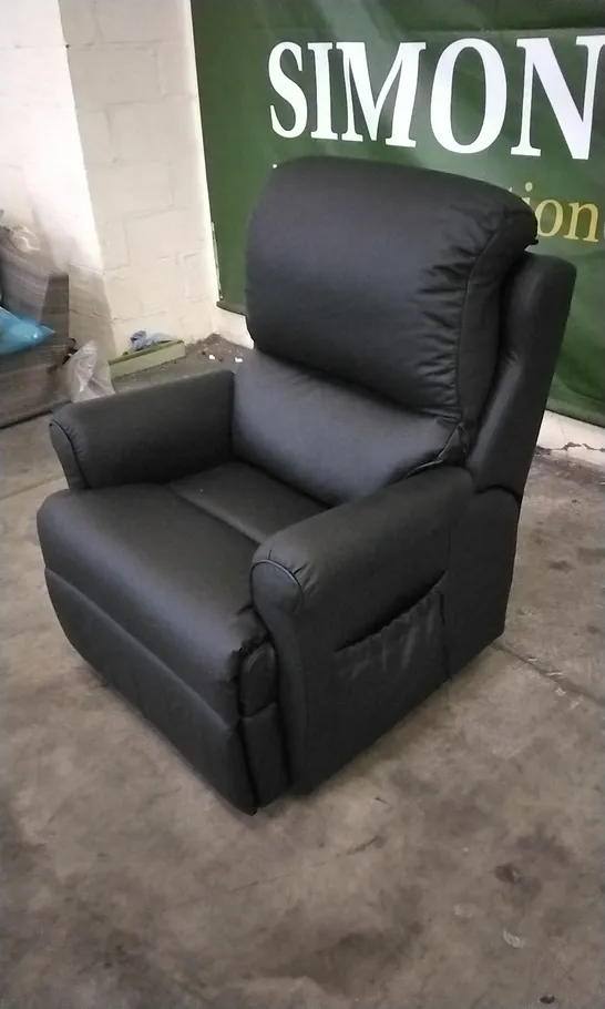 QUALITY BRITISH DESIGNED & MANUFACTURED G PLAN NEWMARKET LARGE DUAL ELEVATE CAMBRIDGE BLACK LEATHER ARMCHAIR