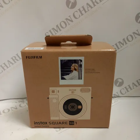 BOXED FUJIFILM INSTAX SQUARE SQ1 INSTANT CAMERA IN CHALK WHITE