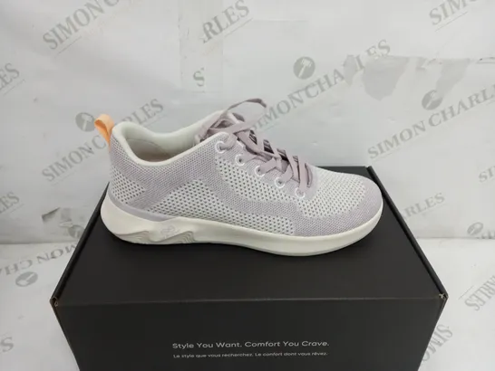 BOXED VIOLET VIONIC TRAINERS SIZE 6