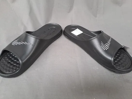 PAIR OF NIKE VICTORI ONE SHOWER SLIDERS IN BLACK UK SIZE 10