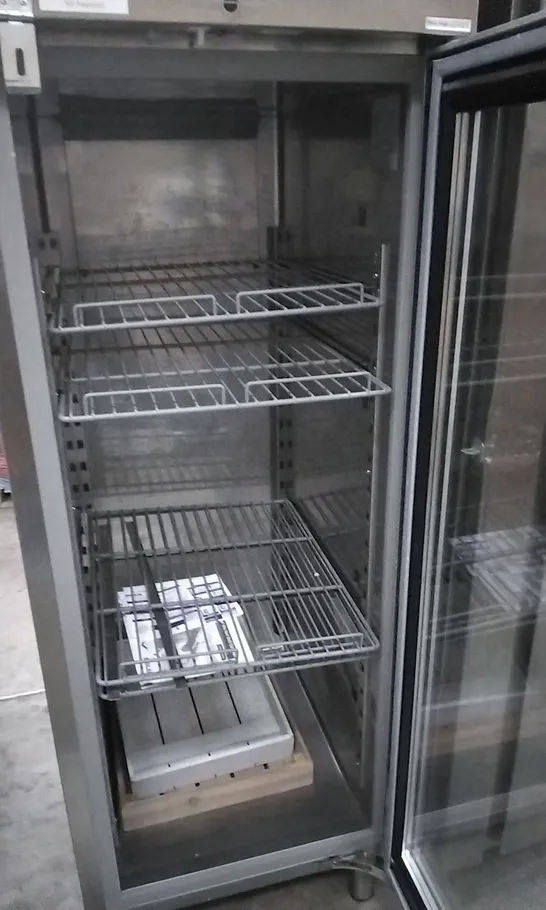 SINGLE COMMERCIAL FRIDGE/CHILLER F. PLUS TNV 70