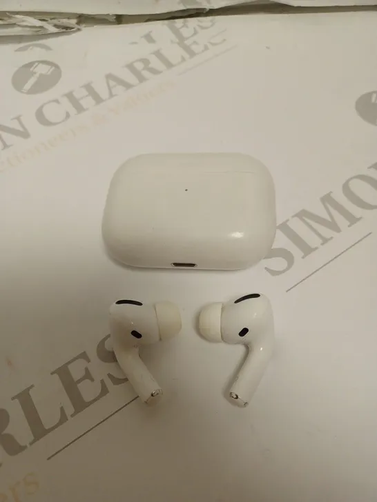 APPLE AIRPODS (2019) WIRELESS EARPHONES 