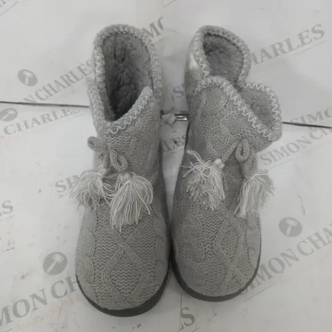 LINA SLIPPER BOOT GREY SIZE 4