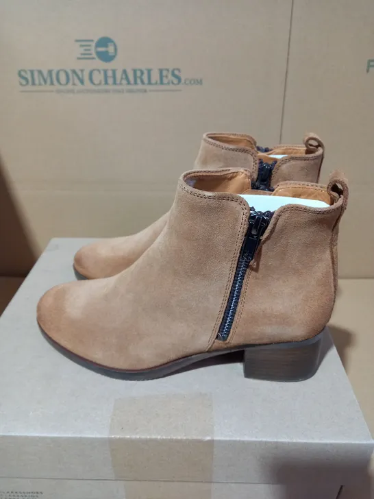 CLARKS MILA SKY - TAN SUEDE - UK 3