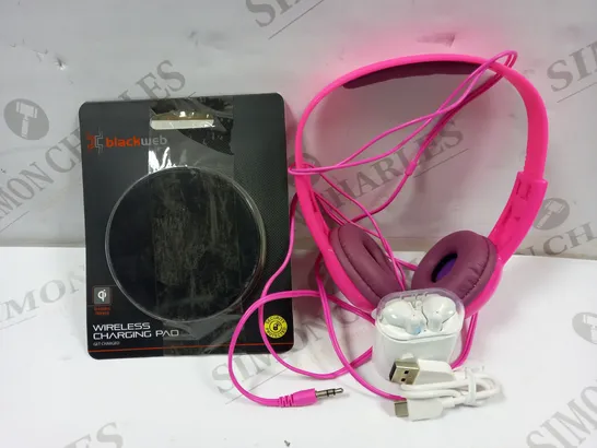 LOT OF APPROXIMATELY 15 ELECTRICALS TO INCLUDE BLACKWEB WIRELESS CHARGING PAD, KIDS PINK WIRED HEADPHONES, TRUE WIRELESS EARBUDS WITH CHARGING CASE, ETC