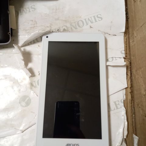 ARCHOS 7 INCH TABLET- WHITE