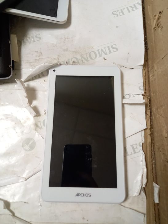 ARCHOS 7 INCH TABLET- WHITE