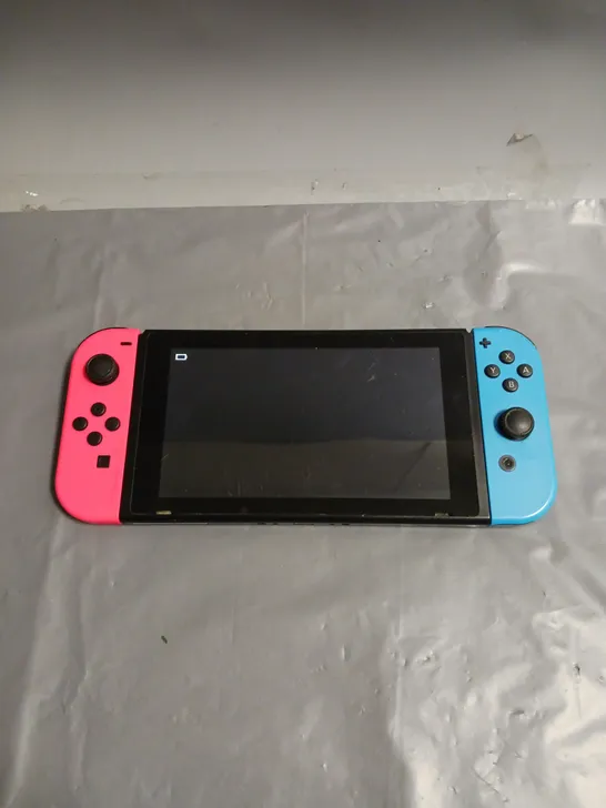 NINTENDO SWITCH MODEL HAC-001