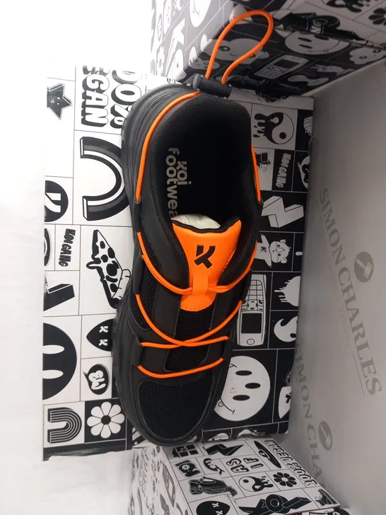 BRAND NEW BOXED PAIR OF KOI UNION ORANGE MEN'S VECTOR TRAINERS SIZE 7