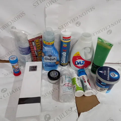 BOX OF ASSORTED HOUSEHOLD ITEMS TO INCLUDE CLEANING PRODUCTS, PRINTING INK AND SHOE POLISH