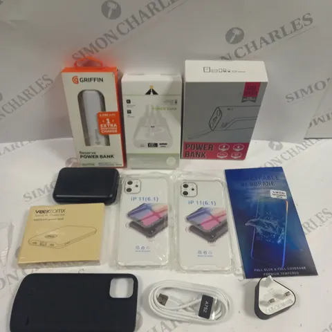 APPROXIMATELY 20 ASSORTED SMARTPHONE ACCESSORIES TO INCLUDE POWER BANKS, PROTECTIVE CASES, USB PLUGS ETC 
