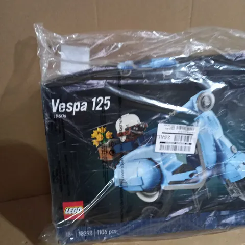 LEGO VESPA 125 SCOOTER MODEL (SET 10298)