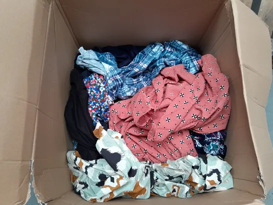 BOXED LOT OF APPROX 25 ITEMS OF LADIES CLOTHING TO INCLUDE TOPS, DRESSES AND PYJAMAS