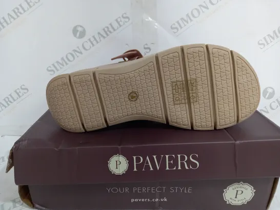 BOXED PAVERS PLATFORM OPEN TOE SANDAL - SIZE 4