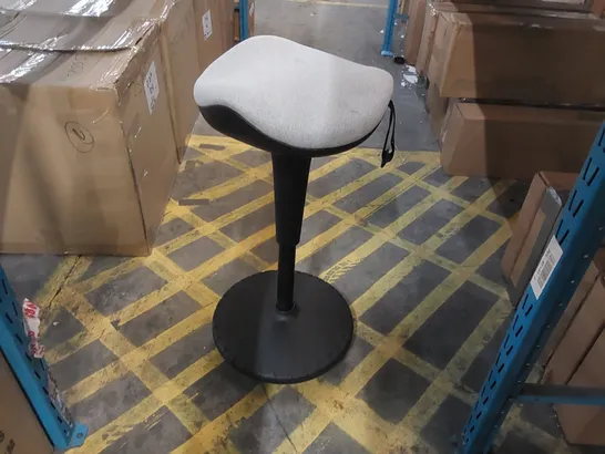 SIT/STAND OFFICE STOOL CHAIR 