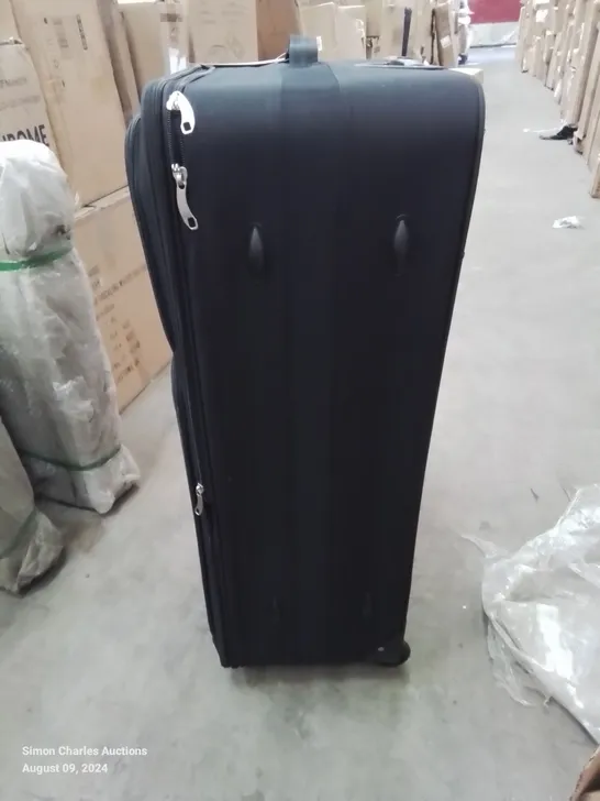 BOXED FLYMAX LUGGAGE SUITCASE WITH WHEELS IN BLACK