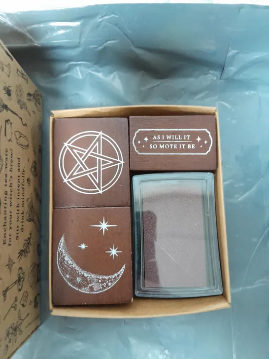 BOXED THE WITCH CASKET GIFT SET INCLUDING MUG, STAMP KIT AND CRYSTALS