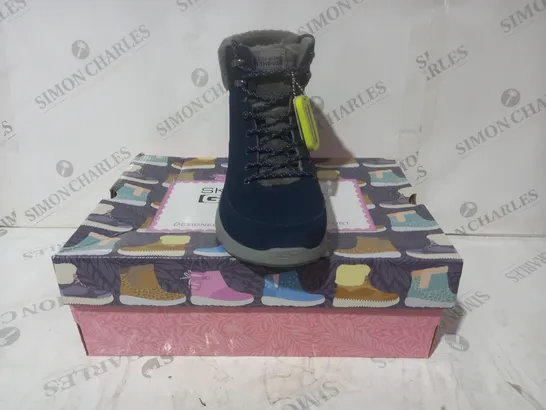BOXED PAIR OF SKECHERS GO WALK BOOTS IN BLUE UK SIZE 7