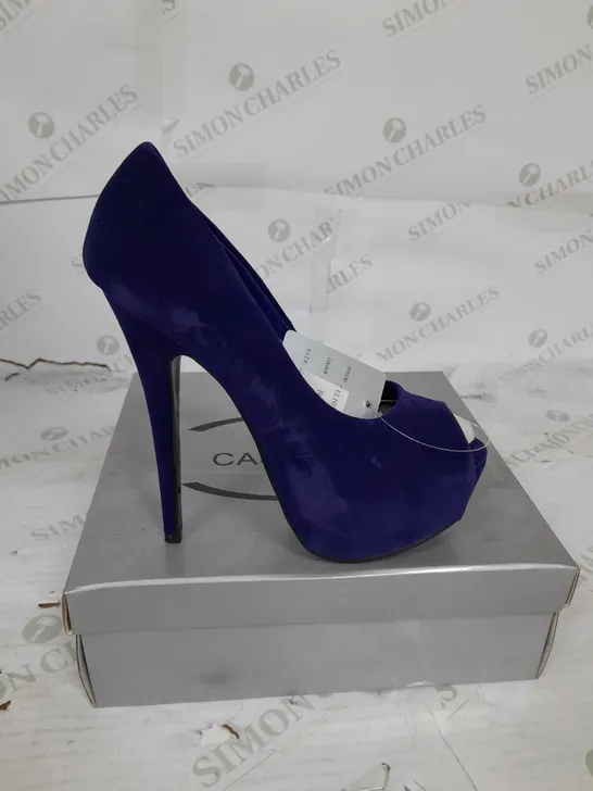 BOXED PAIR OF CASANDRA PLATFORM STILLETTO IN BLUE SUEDE SIZE 5