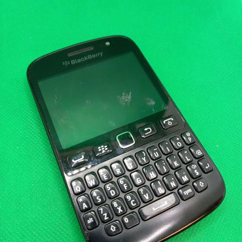 BLACKBERRY 9720 CLASSIC MOBILE SMART PHONE 