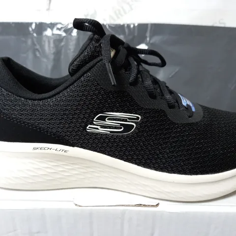 SKECHERS LITE PRO LACE TRAINERS IN BLACK - SIZE 6