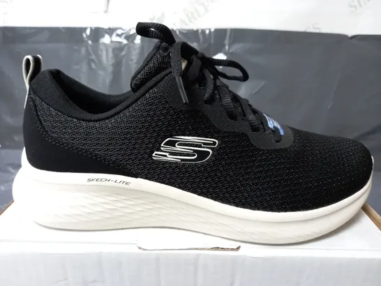 SKECHERS LITE PRO LACE TRAINERS IN BLACK - SIZE 6