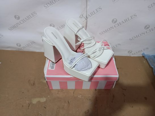 BOXED PAIR OF PRETTY LITTLE THING WHITE HIGH HEELS SIZE 9