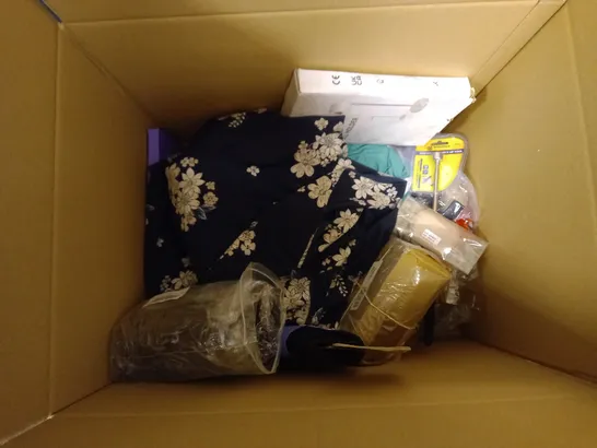 BOX OF APPROX 10 HOUSEHOLD ITEMS TO INCLUDE BATH MAT, TOILET ROLL HOLDER AND INTERLINKED SMOKE ALARM