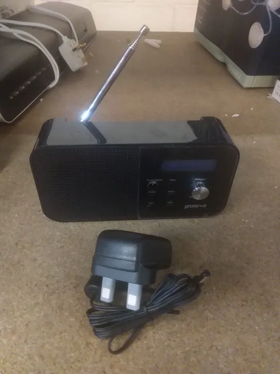 GROOVE VENICE PORTABLE DAB/FM DIGITAL RADIO