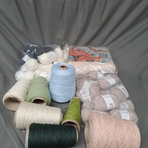 BOX OF APPROXIMATELY 15 ASSORTED ITEMS TO INCLUDE : ROLLS OF YARN & THROWS