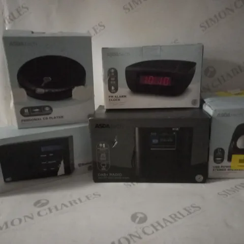 BOX OF APPROX 30 ASSORTED ITEMS TO INCLUDE - USB POWERED STEREO SPEAKERS - FM ALARM CLOCK - PORTABLE DAB+ RADIO ECT