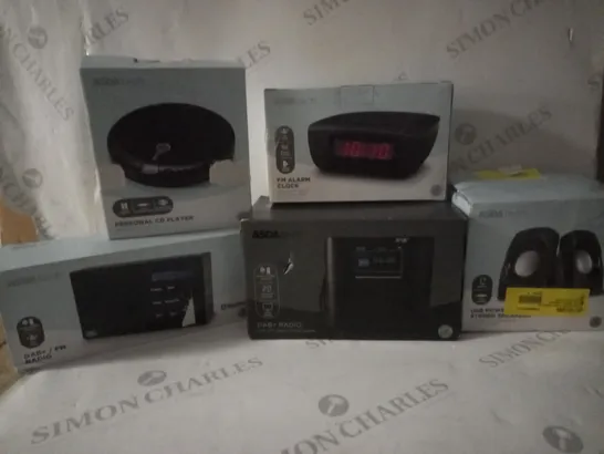 BOX OF APPROX 30 ASSORTED ITEMS TO INCLUDE - USB POWERED STEREO SPEAKERS - FM ALARM CLOCK - PORTABLE DAB+ RADIO ECT