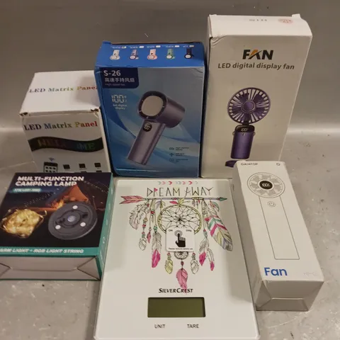 APPROXIMATELY 10 ASSORTED ELECTRICAL PRODUCTS TO INCLUDE HANDHELD FAN, LED PANEL, CAMPING LIGHT ETC 