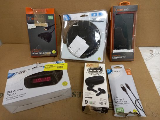 LOT OF APPROXIMATELY 20 ELECTRICAL ITEMS TO INCLUDE POWER BANK, FM ALARM CLOCK, WIRELESS EARPHONES ETC