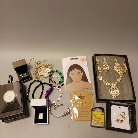 APPROXIMATELY 20 ASSORTED JEWELLERY PRODUCTS TO INCLUDE BRACELETS, NECKLACES, WATCHES ETC 