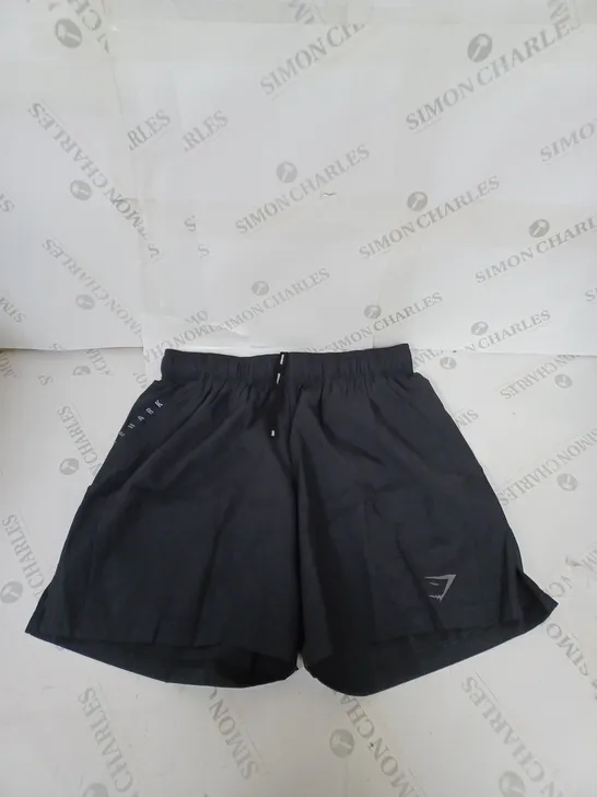 GYMSHARK TRAINING SHORTS SIZE M