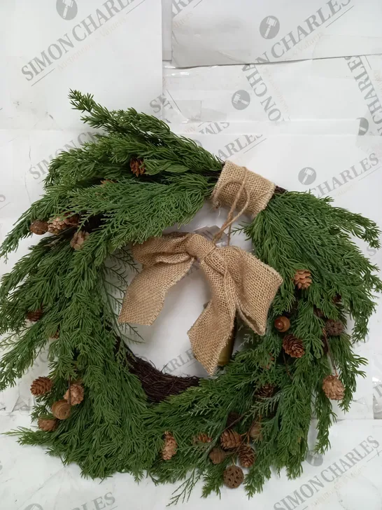 BELL & ACORN WREATH 