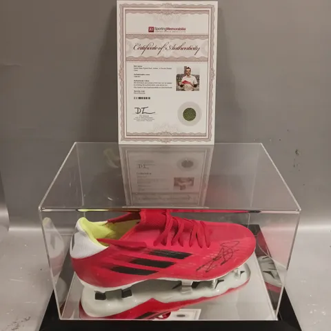 GARETH BALE A1 SPORTING MEMORABILIA AUTHENTIC SIGNED ADIDIAS BOOT IN ACRYLIC DISPLAY CASE 