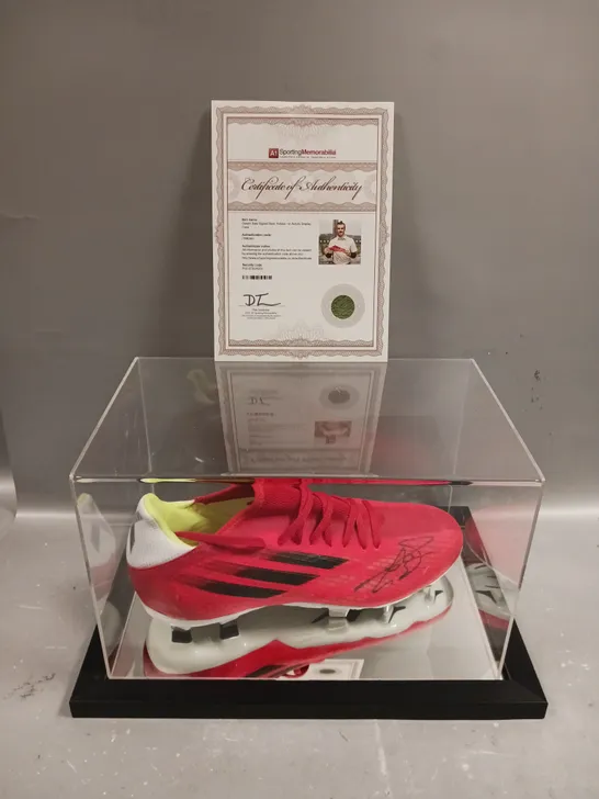 GARETH BALE A1 SPORTING MEMORABILIA AUTHENTIC SIGNED ADIDIAS BOOT IN ACRYLIC DISPLAY CASE 