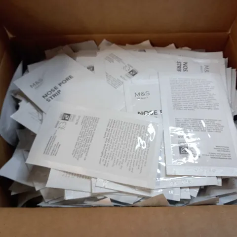 BOX OF APPROX 1000 NOSE PORE STRIPS