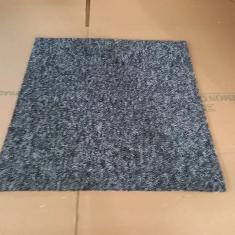 LOT OF 20 GREY 50X50CM CARPET TILES / COLLECTION ONLY