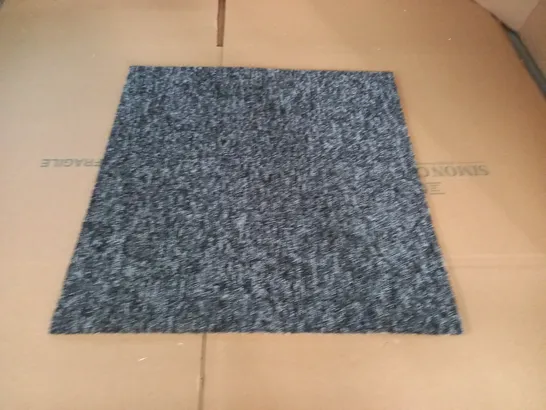 LOT OF 20 GREY 50X50CM CARPET TILES / COLLECTION ONLY