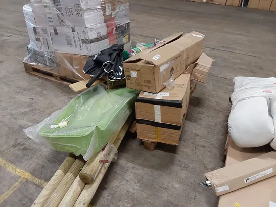 PALLET CONTAINING VARIOUS LOOKOUT TOWER SWING AND SLIDE PARTS