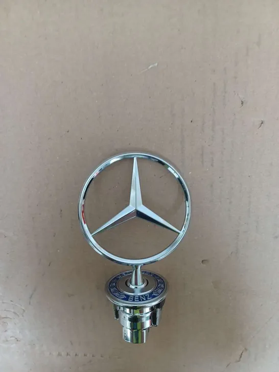 MERCEDES-BENZ BADGE 