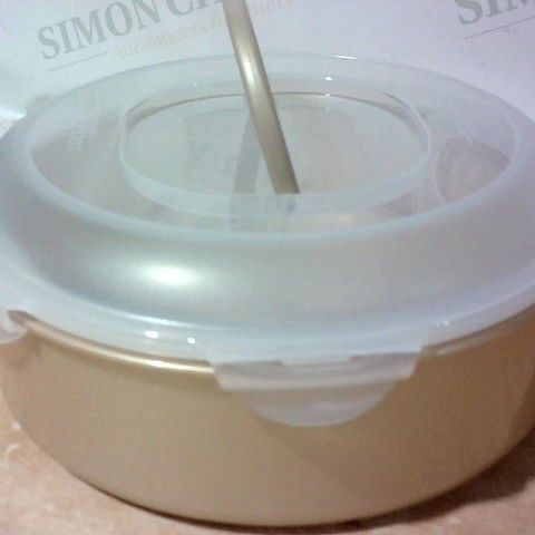 LOCK & LOCK ROUND CAKE CONTAINER WITH CARRY HANDLE AND LIFT TRAY