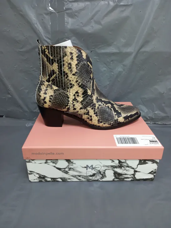 MODA IN PELLE ANNIEE SNAKE PRINT BOOTS SIZE 8