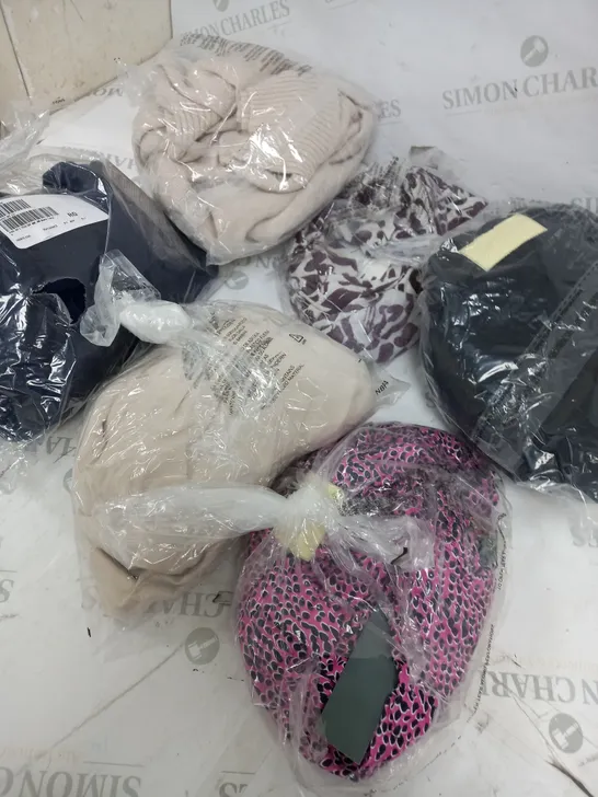 BOX OF APPROXIMATELY 15 ASSORTED CLOTHING ITEMS TO INCLUDE JUMPER, PJ SET, TOPS ETC