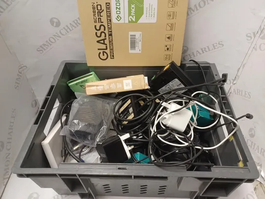 BOX OF ASSORTED ELECTRICALS & ELECTRICAL CABLES OF VARIOUS TYPES TO INCLUDE AMAZON POWER SUPPLY, TEMPERED GLASS SCREEN PROTECTOR, MARLEY LITTLE BIRD WIRED EARBUDS, ETC