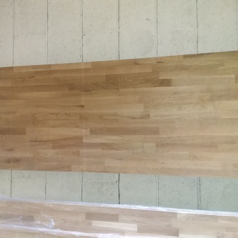 SOLID 40MM THICK OAK WORKTOP APPROXIMATELY 3M