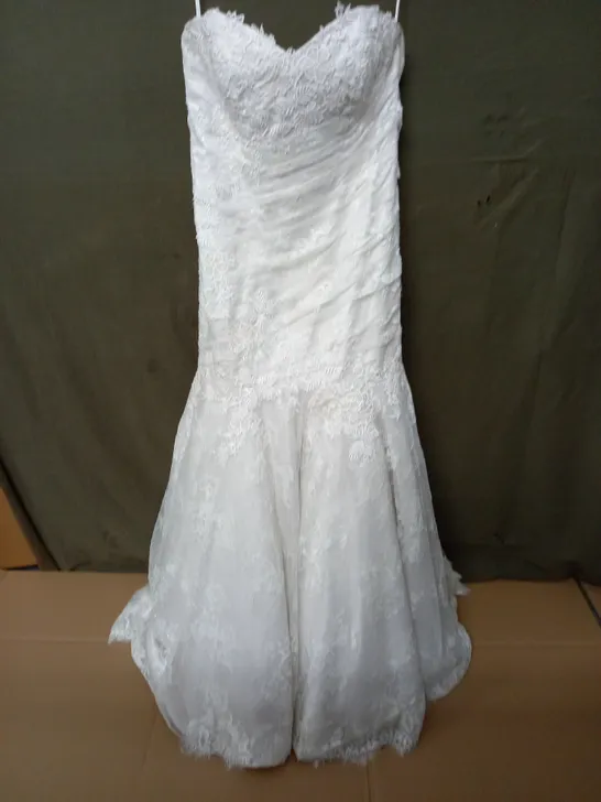 WHITE ROSE PLUS EMBELLISHED NET WEDDING DRESS IN WHITE - UK 18